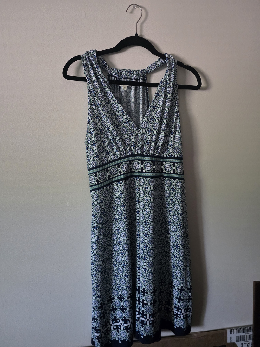 Max Studio Blue and White V-Neck Printed Midi Dress